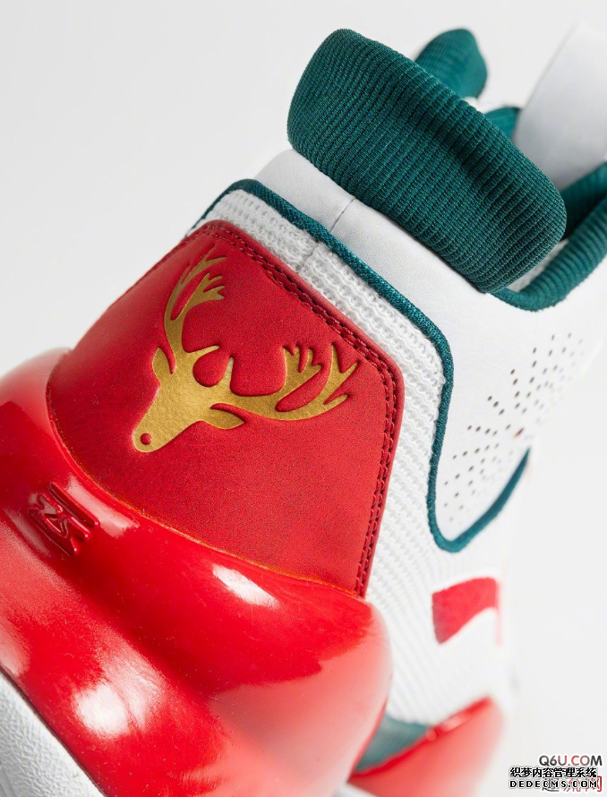 CJ麦科勒姆专属空袭5圣诞PE实物细节赏析 本赛季CJ上脚的个人PE有哪些 CJ麦科勒姆专属空袭5圣诞PE实物细节赏析 本赛季CJ上脚的个人PE有哪些