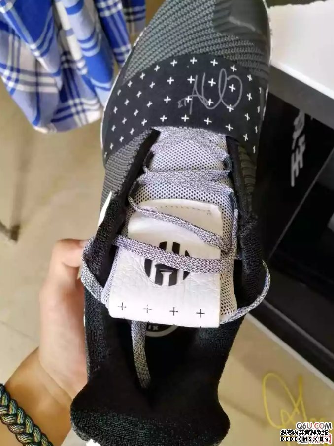 哈登3鸳鸯特别版实物欣赏 哈登3鸳鸯特别版上脚图 哈登3鸳鸯特别版实物欣赏 哈登3鸳鸯特别版上脚图