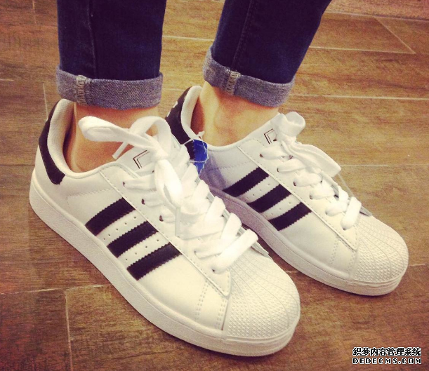 adidas Superstar会不会过时 阿迪贝壳头你还在穿吗 adidas Superstar会不会过时 阿迪贝壳头你还在穿吗
