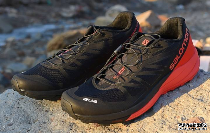 越野跑鞋适合跑步吗 越野跑鞋有什么特点 越野跑鞋适合跑步吗 越野跑鞋有什么特点