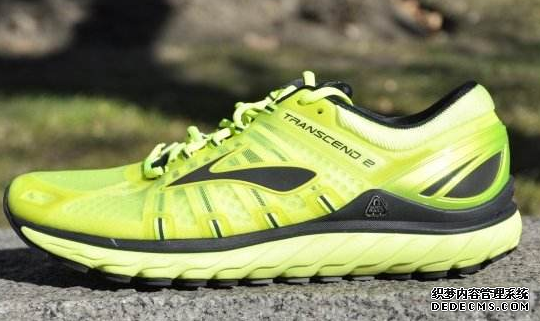 慢跑鞋和跑鞋有什么区别 慢跑鞋哪个牌子好 慢跑鞋和跑鞋有什么区别 慢跑鞋哪个牌子好