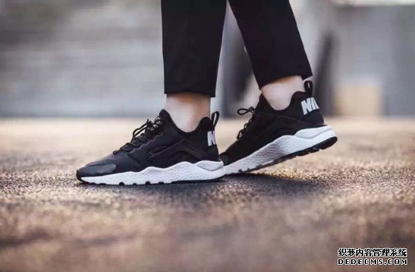 耐克华莱士跑鞋有什么特点 华莱士一代和二代有什么区别 耐克华莱士跑鞋有什么特点 华莱士一代和二代有什么区别