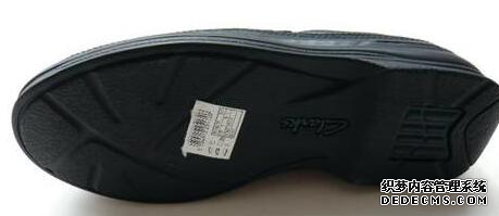 其乐正品鞋和外贸鞋的区别 Clarks正品如何鉴定 其乐正品鞋和外贸鞋的区别 Clarks正品如何鉴定