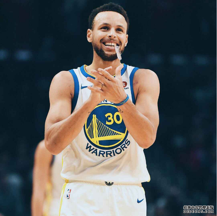 汤普森三分球命中数排联盟第一 水花兄弟三分为何如此准 汤普森三分球命中数排联盟第一 水花兄弟三分为何如此准