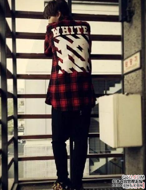 吴亦凡穿AJ搭配全员恶人丑吗 吴亦凡穿搭功力是怎么进步的 吴亦凡穿AJ搭配全员恶人丑吗 吴亦凡穿搭功力是怎么进步的