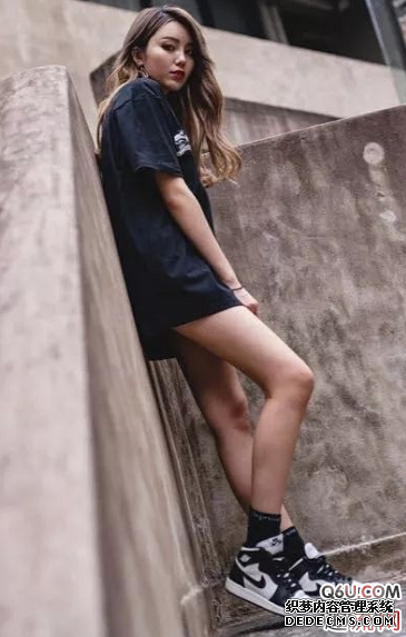 yeezy老爹鞋与AJ1如何穿搭好看 女生穿yeezy老爹鞋和AJ1哪个更好看 yeezy老爹鞋与AJ1如何穿搭好看 女生穿yeezy老爹鞋和AJ1哪个更好看